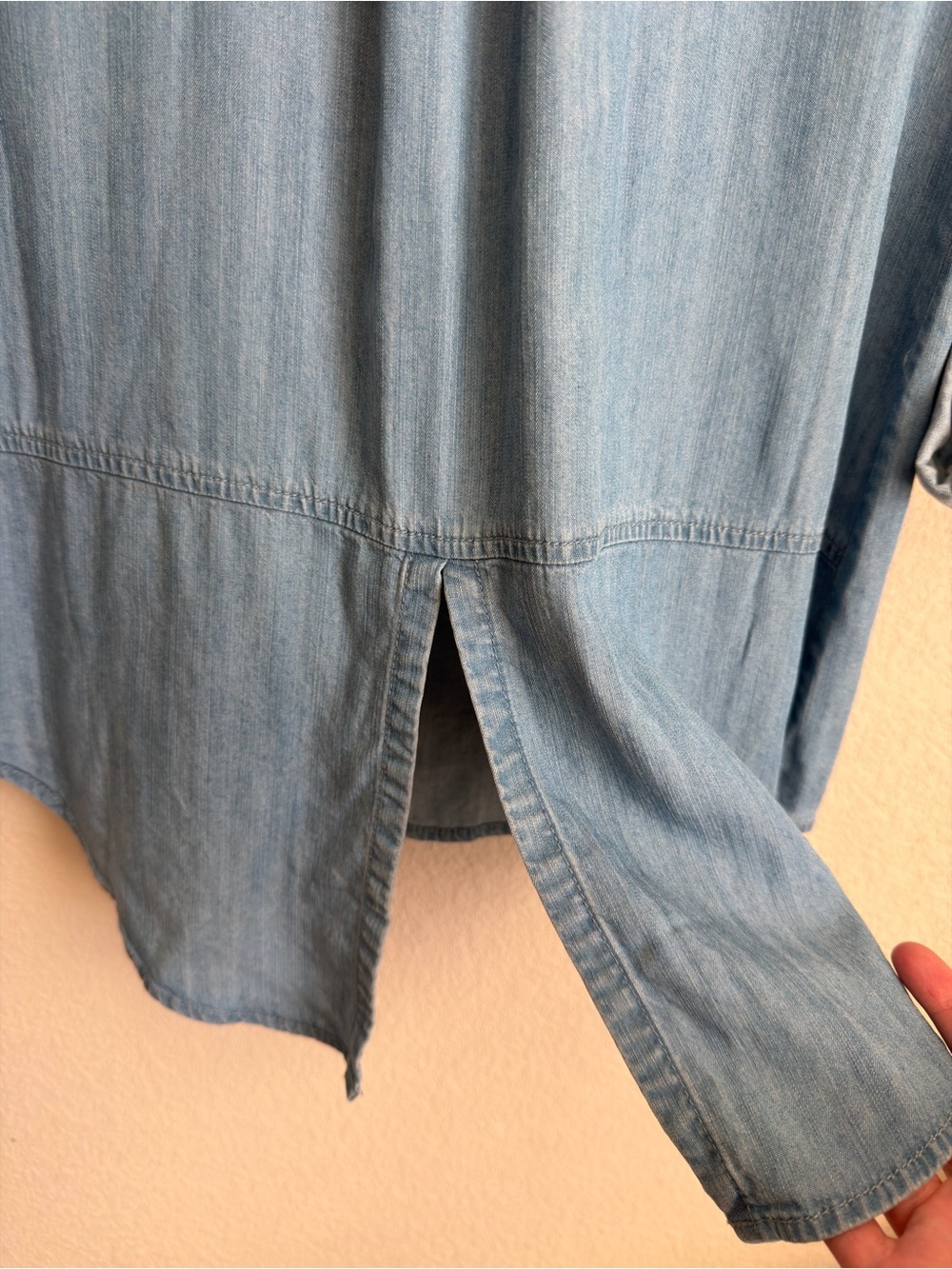 Floral Embroidered Chambray Shirt Size 6 Blue C Wonder Roll Tab Boho Western Top - Picture 12 of 16